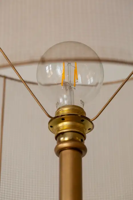 מנורת ריצפה וינטג' תעשייתית