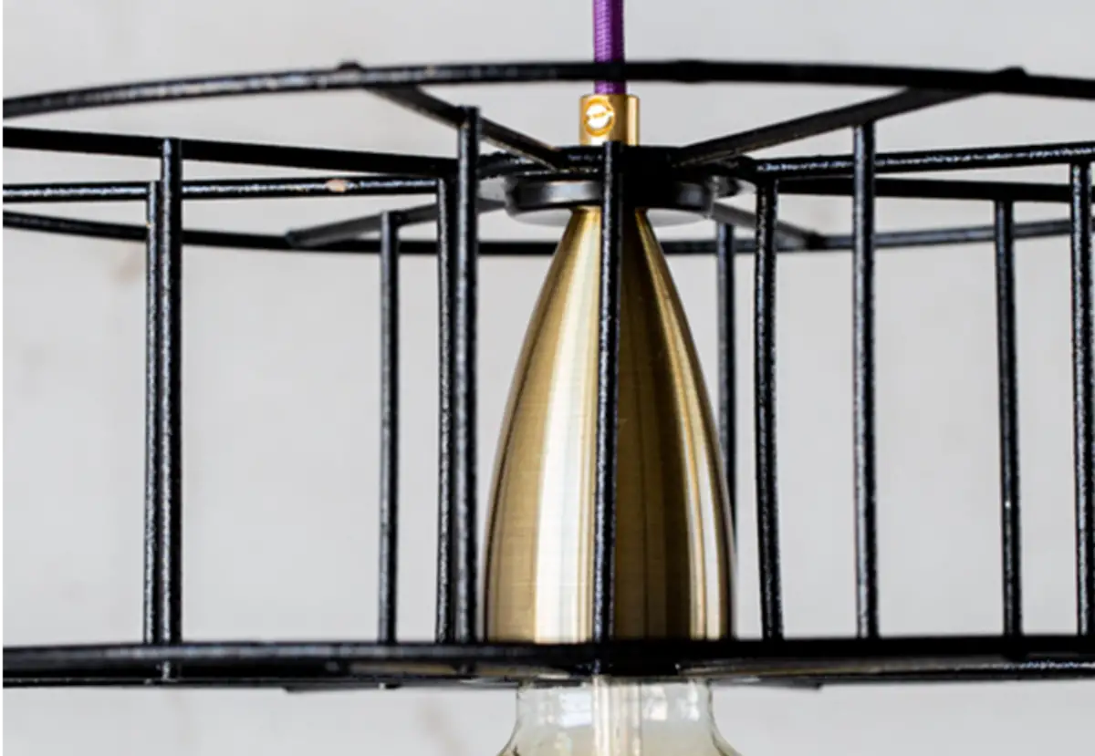 גוף אור בסגנון פופ תעשייתי