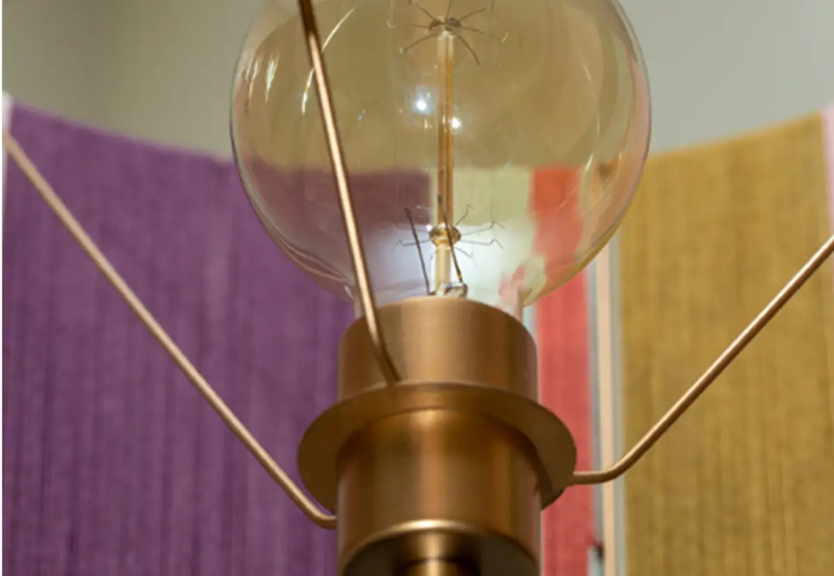 גוף תאורה ריצפתי