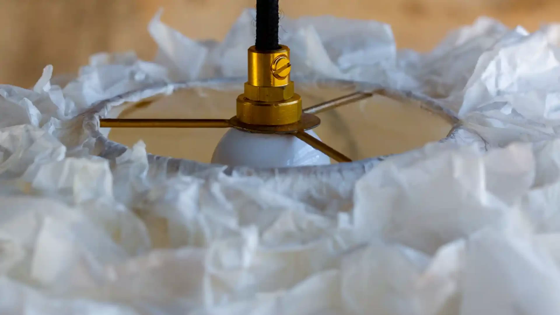 גוף תאורה מנייר משי