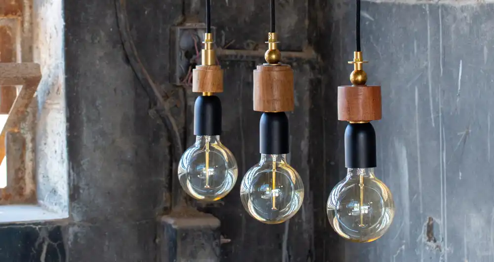 מנורות תלויות